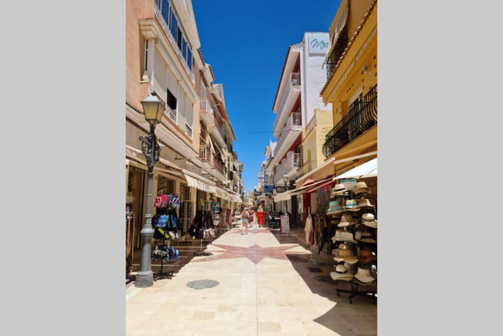 Calmahouse Carihuela Apartment Torremolinos Exterior photo