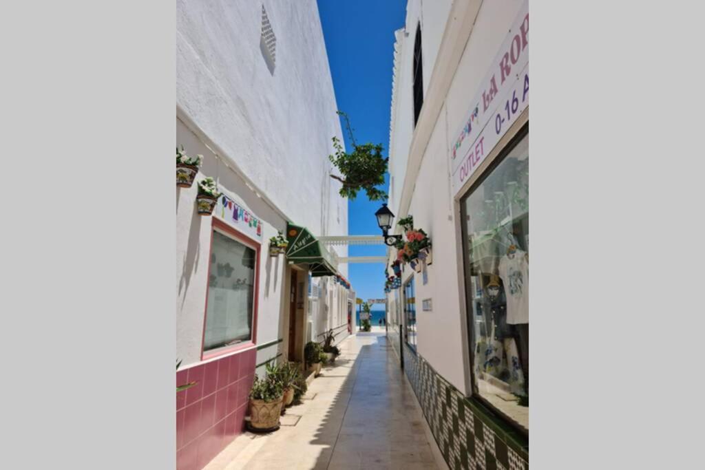 Calmahouse Carihuela Apartment Torremolinos Exterior photo